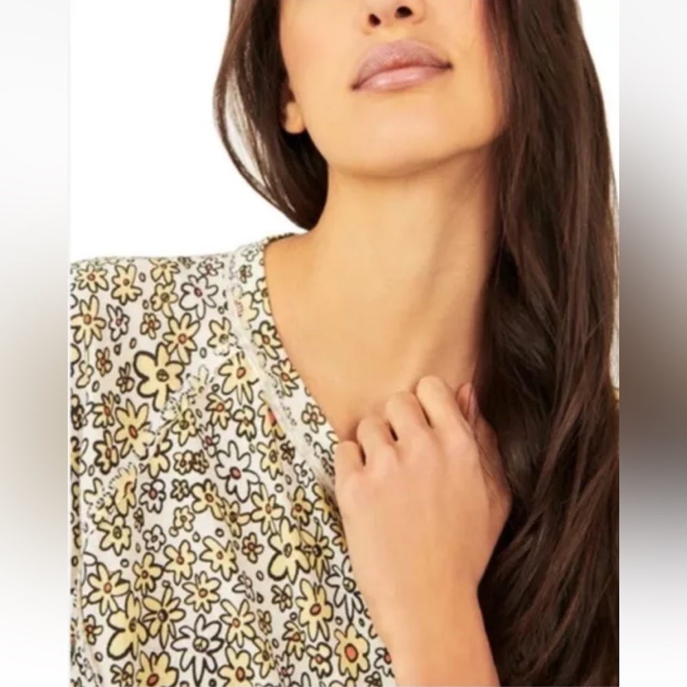 NWT Free People We the Free Sammie Printed Crop Tee Shirt Top Floral SZ L